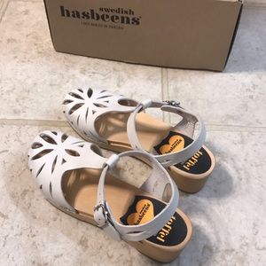 Brand new Swedish Hasbeens Lacy clogs size 35